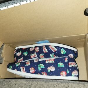 NWT TOMS WINTER VINTAGE CAMPERS COMFORT SHOES Women Size 10